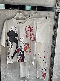 Beyaz Taytlı Takım