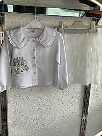 Beyaz gömlek etekli takım