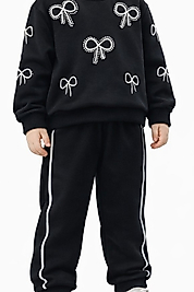 Siyah kurdela nakışlı takım