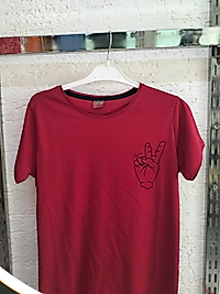 Kırmızı Baskılı Tshirt